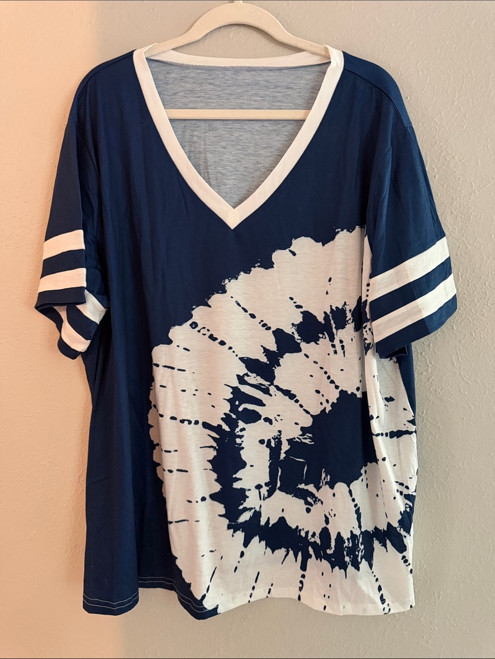V-Neck Tie-Dye Football Sleeve Top - Navy & White